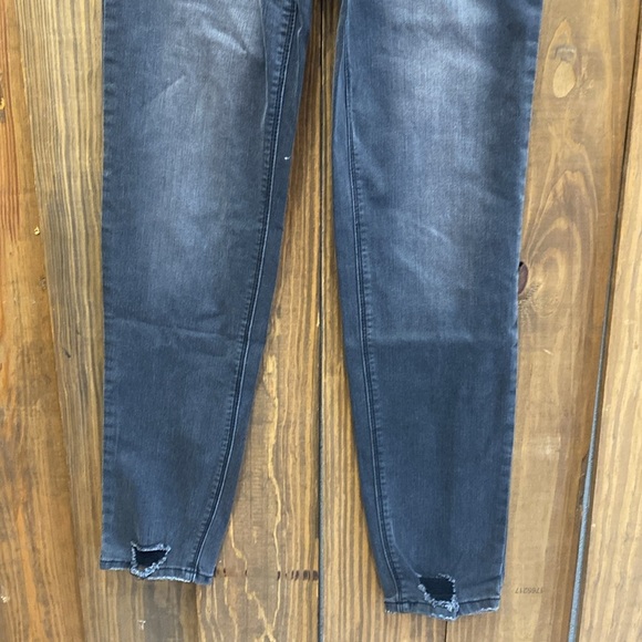 1822 Denim Maternity Jeans - Picture 3 of 10